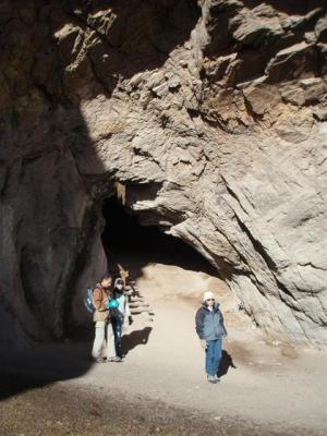 eine der vielen höhlen (includes "ancient Indianerfriedhof"